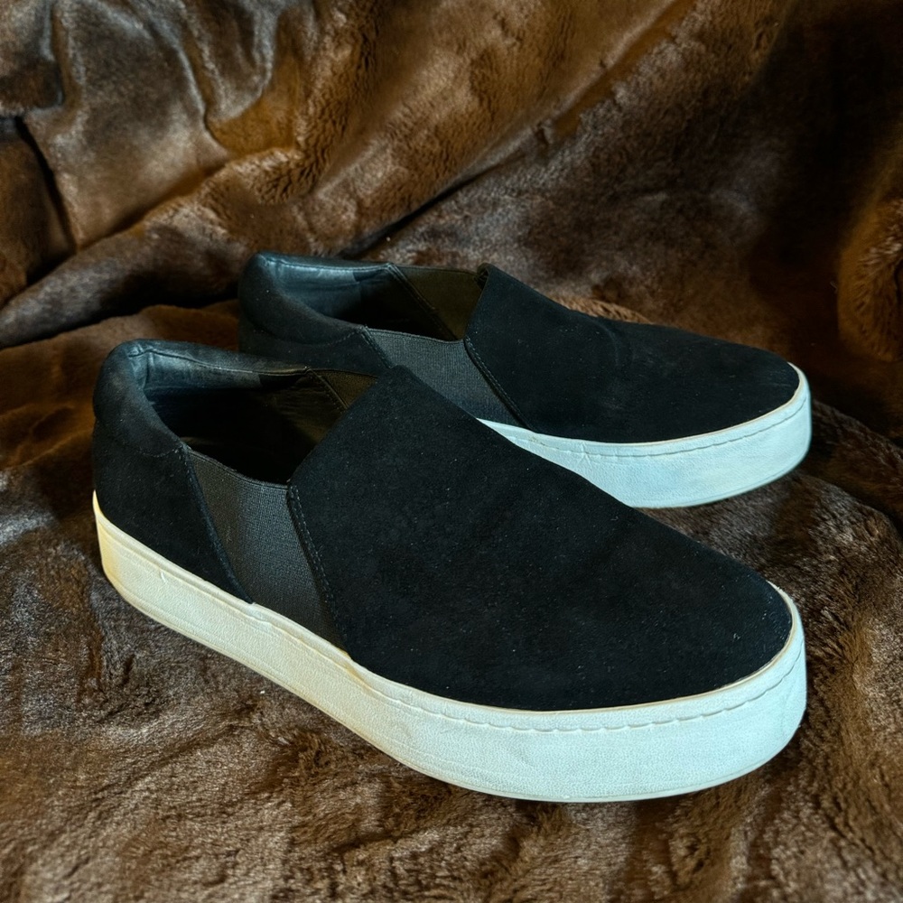 Size 10 suede Vince flat platform. Slip on. With elastic on the sides.